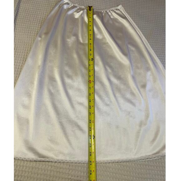 VTG Vanity Fair Silkey Off White Midi Classic Slip Skirt Medium - Picture 7 of 10